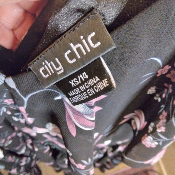 City Chic Black Floral Dress Size 14 - Picture 3 of 5